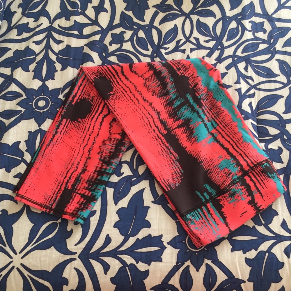 EUC large fabletics capri pants